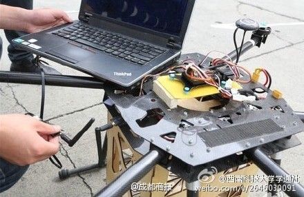 高校大学生研制无人机送餐 外卖从