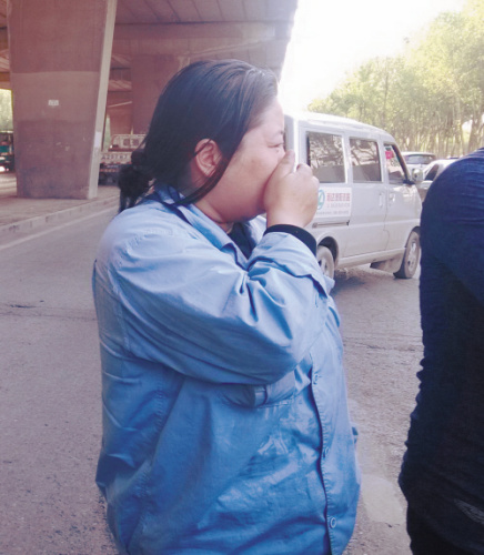 出租车撞玛莎拉蒂被判负全责30万不够赔的姐落泪