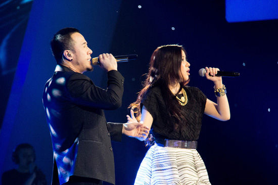 杨坤变身“新元芳”震撼开嗓 催生张杰