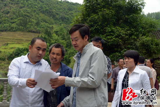 卢向荣乡党委负责人介绍精准扶贫对象情况