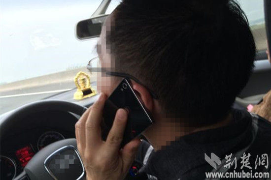 女网友发送给湖北高速交警的微博管理员的举报图