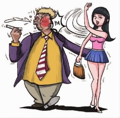 女子公交车上屁股被蹭“无影脚”猛踹公交色狼