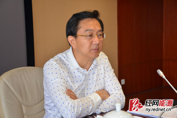 湖南省煤业集团有限公司董事长、党委书记覃道雄主持召开专题会。