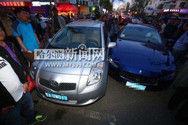 捷达撞上价值百万玛莎拉蒂豪车车主：不算什么