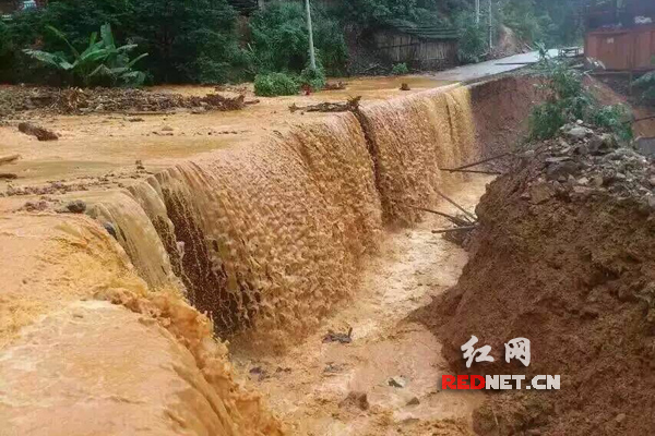 江华县公路局管养的线路全部恢复了畅通