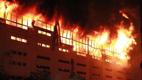 韩一物流仓库大火1人身亡调查发现或因纵火所致