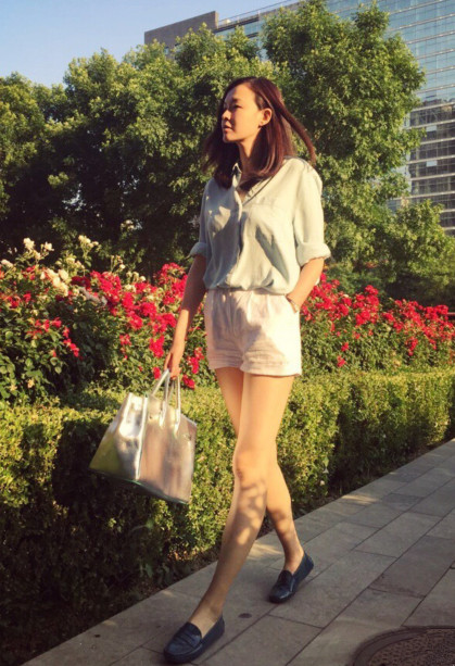 李艾夏季搭配大曝光 平底鞋照样高美范儿
