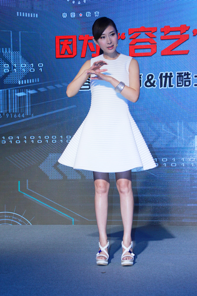 容艺教育开学 李霞启动造人计划