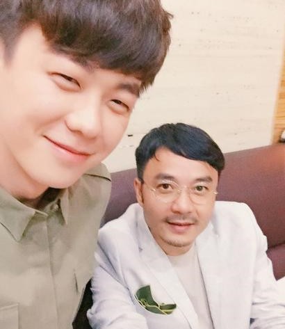 包迪微博晒与汪涵合照