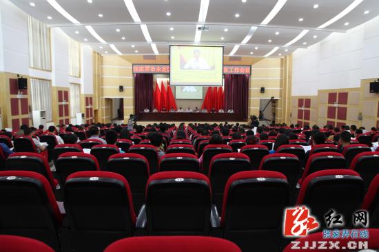 尚生龙：自觉践行“三严三实” 做忠诚干净敢担当的好干部