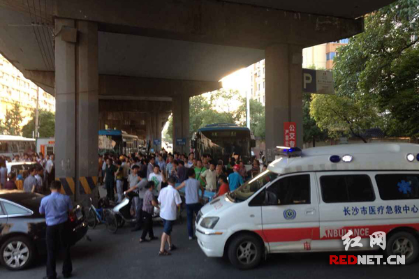 长沙发生交通事故2死1伤 涉事公交司机被控制