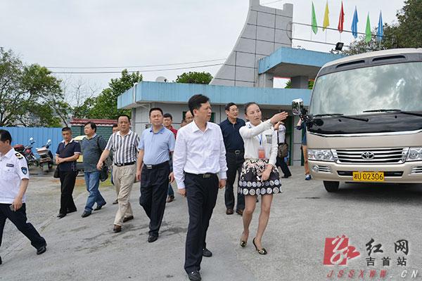 高考前夕湘西州副州长唐恒忠来吉首调研
