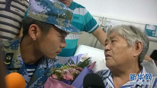 江水无情人有情 网友点赞最可爱的人