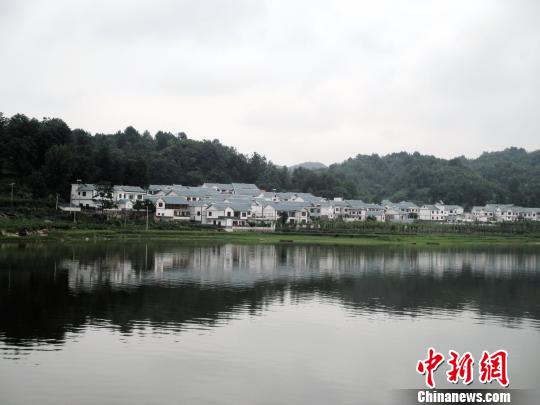 贵州红枫湖渔民上岸“换饭碗”水源地现人来鸟不惊美景