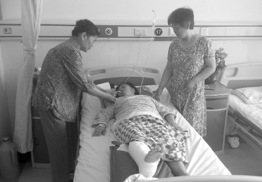 千金难买好邻居老人车祸住院整楼邻居来照料（图）