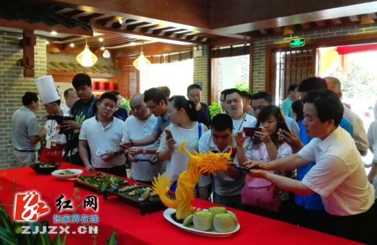 全球首个大鲵厨神邀请赛在张家界武陵源开赛（图）