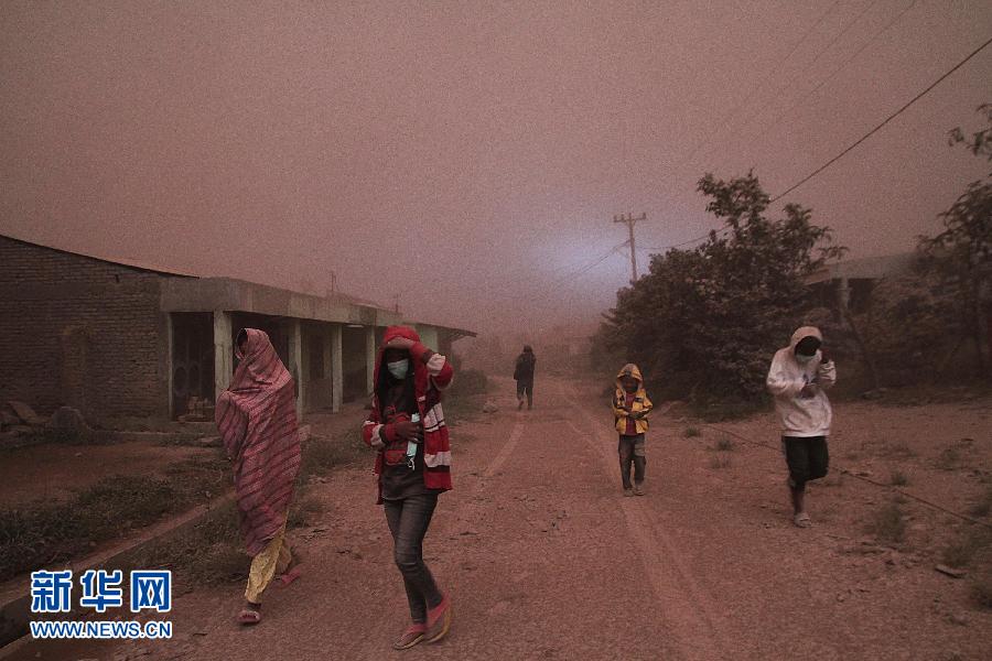 （国际）（2）印尼锡纳朋火山喷发