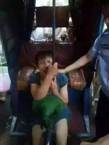 女子街上抱侄子被疑为人贩子 鼻梁骨遭打断(图)