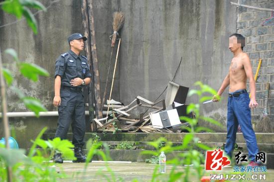 【警视窗】张家界警方成功处置一起突发事件