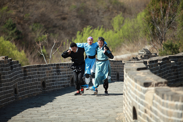 邓超、李晨、王祖蓝绑腿跑