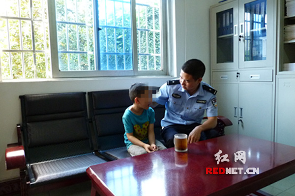 6岁男童带2元钱跨省找奶奶