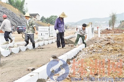 正在建设的金龙路