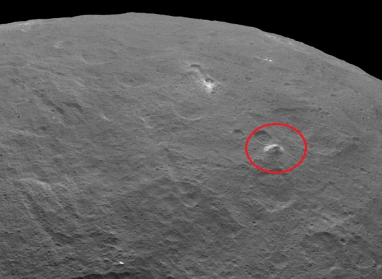 谷神星上发现5000米高金字塔状神秘山丘（图）