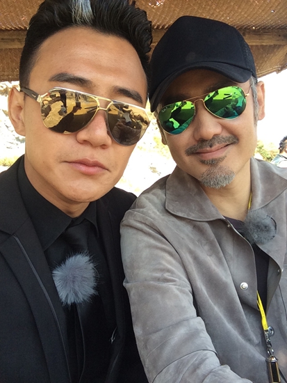 康杰吴秀波合影