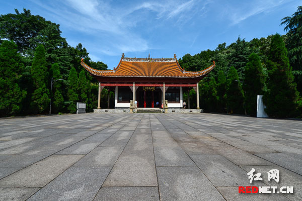 1939年由岳王庙改建而成的第四路军阵亡将士麓山忠烈祠。