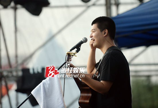 马頔现场频频开启贫嘴模式。