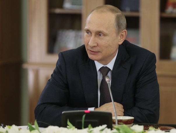 普京同时现身两地?俄记者称或有替身