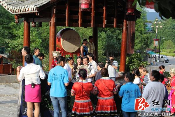 香港“湖湘文化之旅”采访团考察武陵源