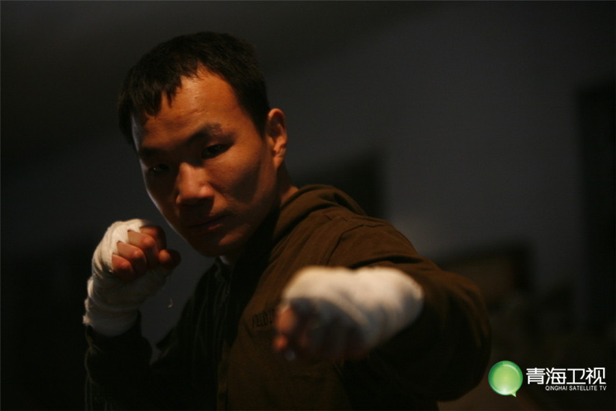 中国传奇拳王康恩归来 中日二番战压轴登场