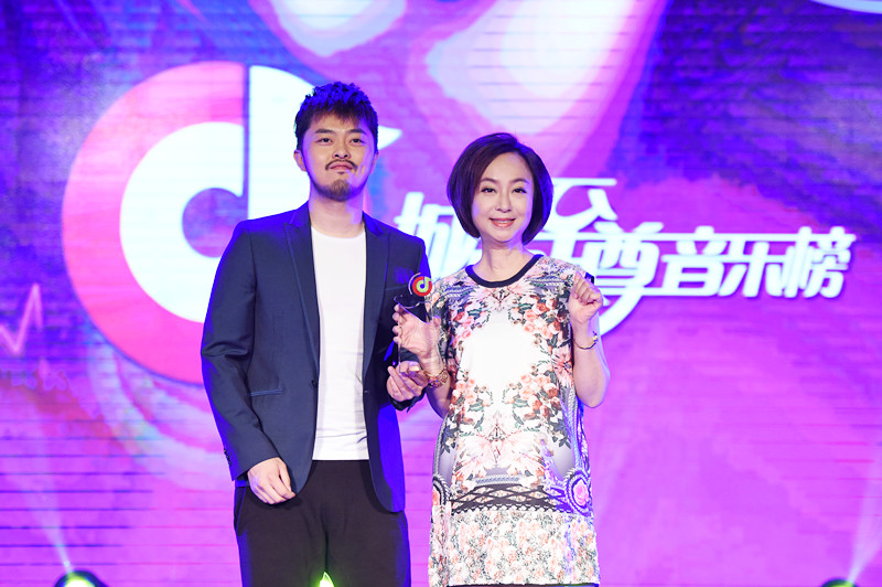 金贵晟力夺“年度至尊新人王”