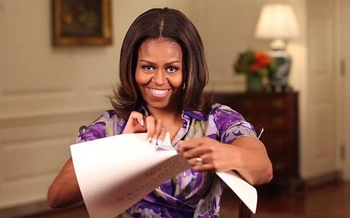 白宫解除游客拍照禁令第一夫人手撕标语牌（图）