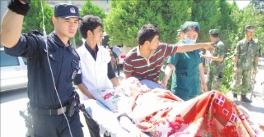 新疆皮山地震灾区第一天：应急物资陆续到位（图）