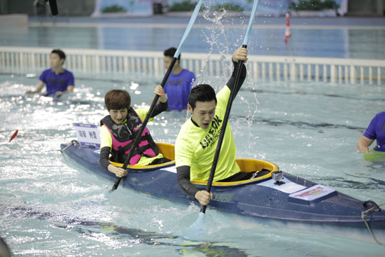 陆毅鲍蕾同舟共济