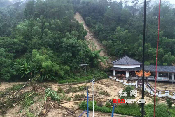 三江口、热水两镇遭受泥石流的重创