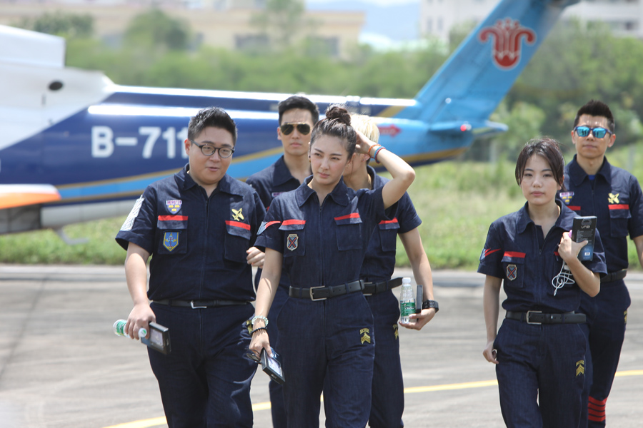 飞行学员亮相
