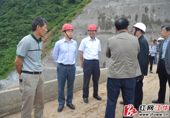永州市厅级离退休老干部到江华参观考察