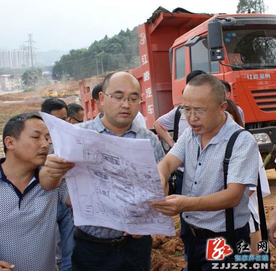 尚生龙主持召开市一中新校区建设工作现场调度会