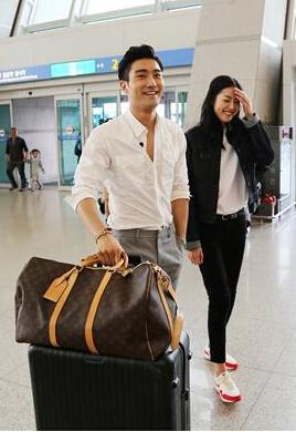 与崔始源假戏真<em>做</em>?永州<em>妹子</em>刘雯赴韩会面准小