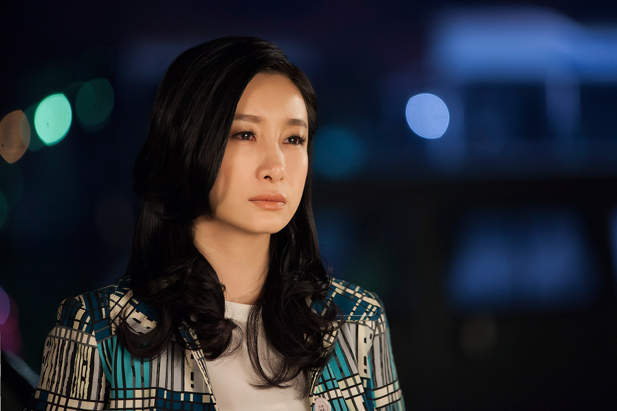 《妈妈向前冲》热播 辣妈秦海璐时尚OL装受追