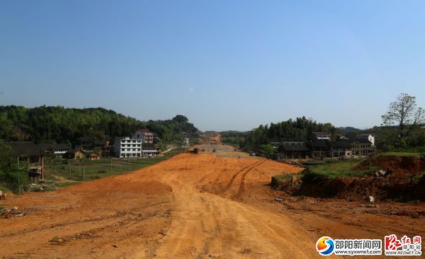 基本成型的路基