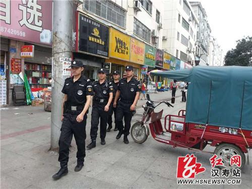 汉寿县公安局开展城区街面武装巡逻(组图)