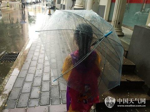 周末华北阵雨频扰 云南华南多强降雨