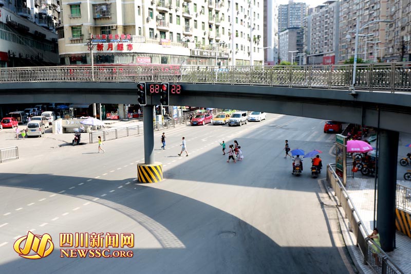 达州耗资907万环形过街天桥 因步行梯太陡“闲得慌”