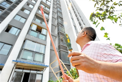 楼下装摄像头监控高空抛物楼上抗议：侵犯隐私