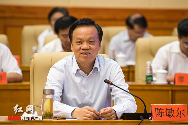 湖南贵州签署高铁经济带合作框架协议