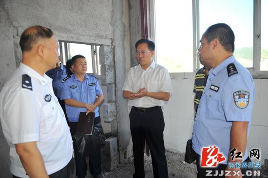 【警视窗】胡志文调研市应急联动指挥中心、交警支队建设